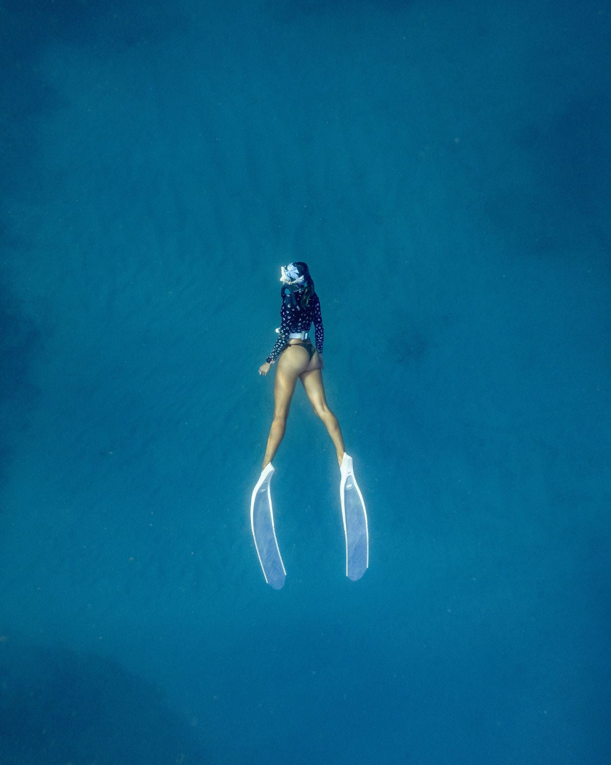 cropped freediving rash guard