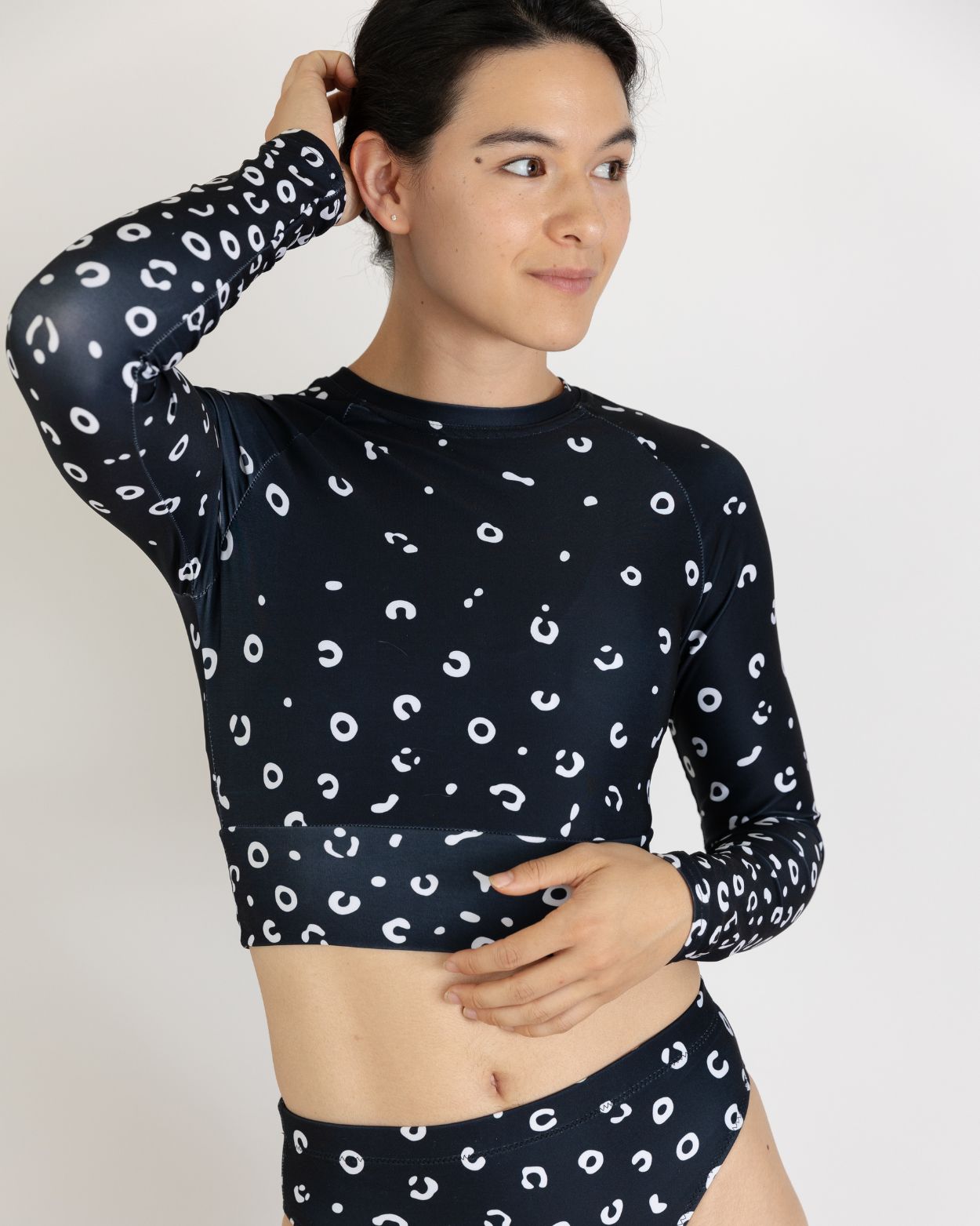 spotted eagle ray cropped rash guard